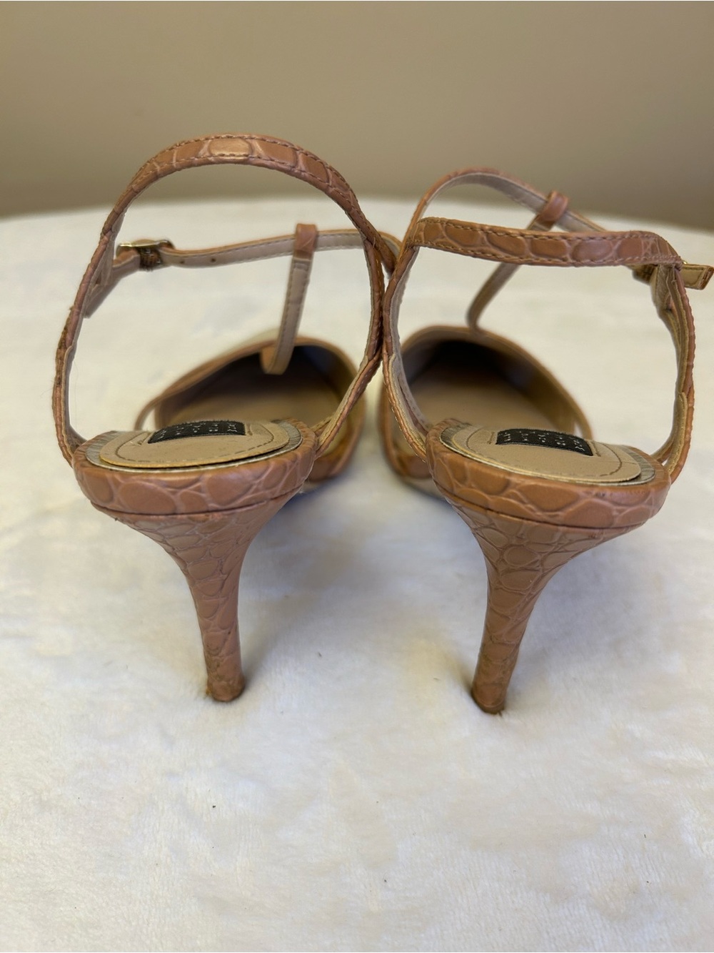 White House Black Market Holly Vachetta Linen Croco Strappy Heels Size 7.5 - Picture 4 of 6